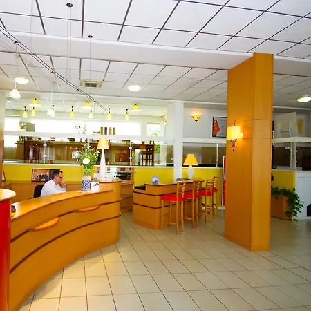 格勒诺布尔宜必思酒店 3* 格勒诺布尔