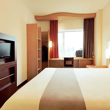 Ibis Gare 3*