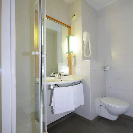 Ibis Gare Hotel 3*
