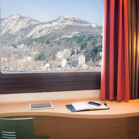 Ibis Gare 3*